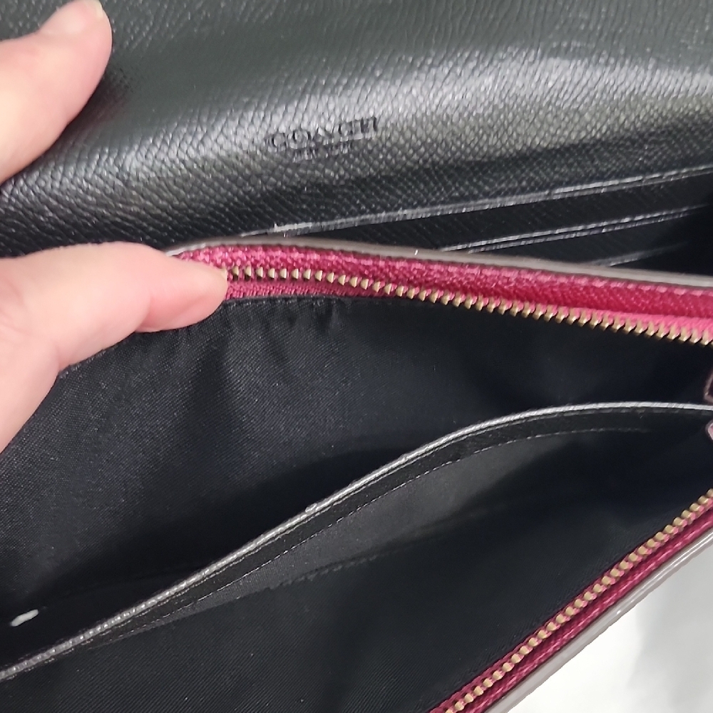 Coach Tri-Color Women's Wallet - Picture 8 of 10